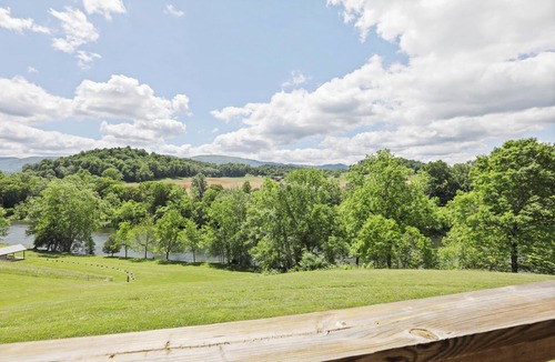 Bristol Cabin | Claude's Cabin Riverfront on the South Holston River