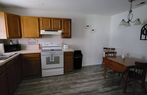 Princeton Apartment | Clean Spacious 3BR, ½ Mi to Hospital, Near Universities, Fast WiFi, Pet-Friendly