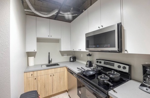 Imperial Beach Apartment | close to beach minutes 2 Coronado & all of SD-best value on the market