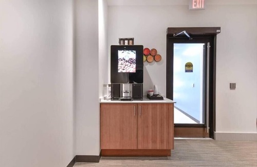 Chinatown Apartment | Close to Everything! Heart of Boston 1BR | Business Center