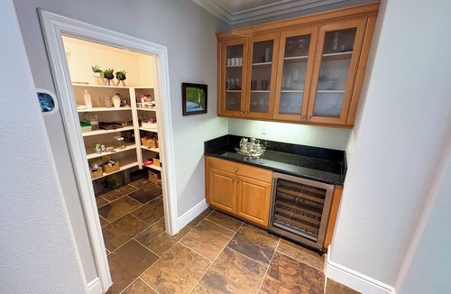 Carlsbad House | Close to everything. Pet friendly.