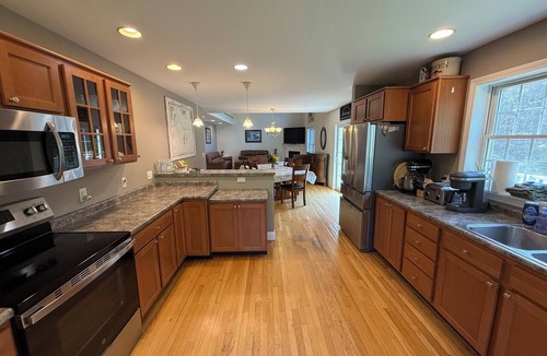 South Thomaston House | Close to Rockland, large mid coast home in quiet neighborhood
