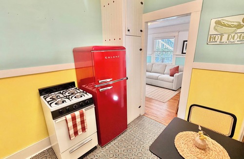 South Redondo Cottage | Coastal Beach Cottage 5-minute walk to the beach, coffee shops, and dining
