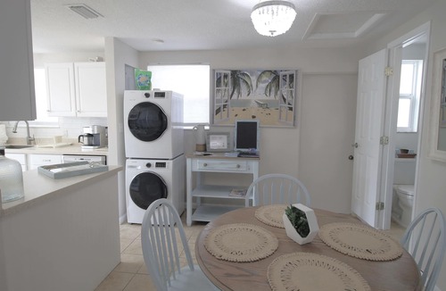 Dunedin House | Coastal Dunedin with GOLF CART!