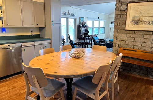 Salsbury Cove Ski Chalet | Cole Cottage - waterfront chalet-style 2BR, weekly or monthly near Bar Harbor