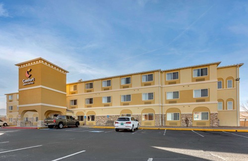 Northeast Heights Hotel | Comfort Inn & Suites Alameda at Albuquerque Balloon Fiesta Park