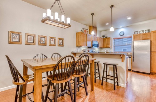 Government Camp Condo | Comfortable condo with fireplace, heated pool, hot tub, balcony & full kitchen