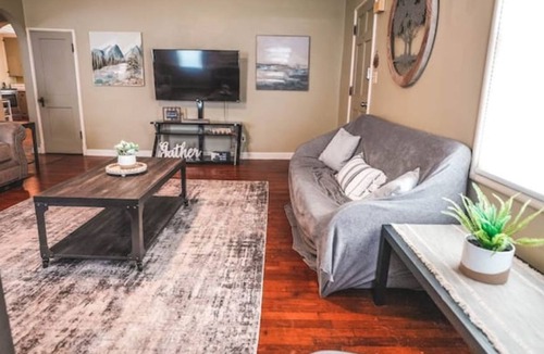 Arkansas City House | Comfortable Condo - sleeps 6