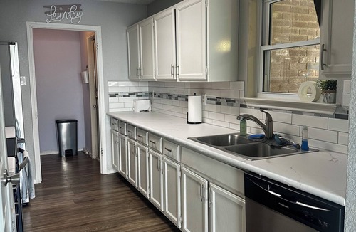 Cibolo House | COMFORTABLE home and large private yard in welcoming Schertz right off 35