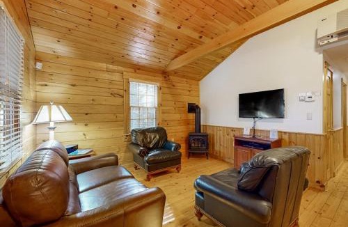 Northport House | Comfortable two bedroom cabin with firepit, kitchen, hiking trail within walking