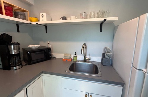 Castine House | Comfy Downtown Getaway w/Full Kitchen - Close to the Beach