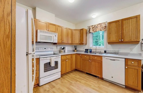 Bar Harbor Cabin | Convenient home with deck, grill, & washer/dryer - walk into town & Acadia