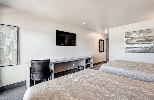 Angel Fire Hotel | Convenient Location | Elk Horn Lodge 203