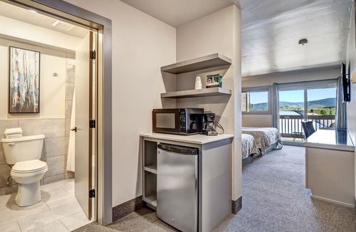 Angel Fire Hotel | Convenient Location | Elk Horn Lodge 205