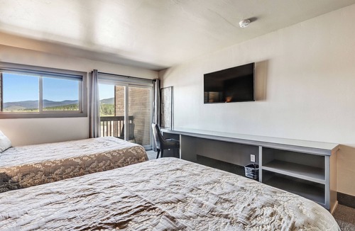 Angel Fire Hotel | Convenient Location | Elk Horn Lodge 303