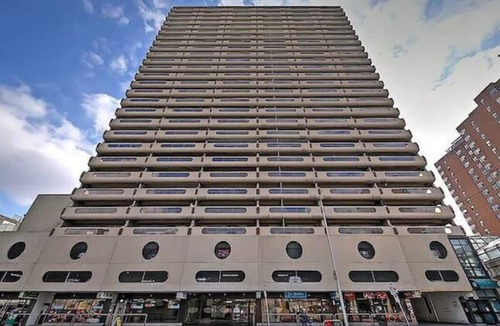 Downtown Calgary Apartment | Corporate Suite in Downtown with 2 min walk to C-Train & City Hall