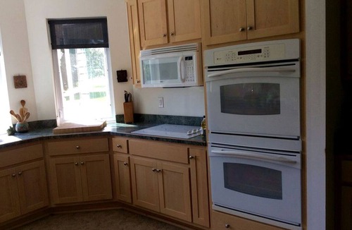 Tazewell House | Countryside Vacation Rental near the Appalachian Trail in Burke’s Garden, Virginia