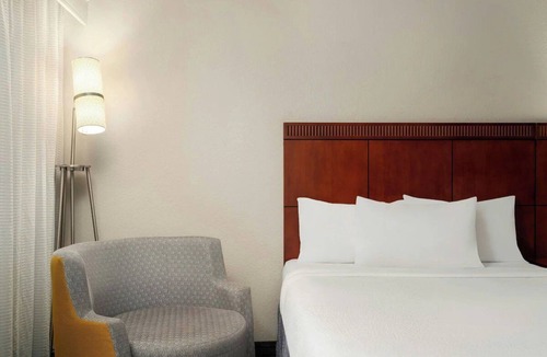 Salisbury Hotel | Courtyard Salisbury | 2 Queens | Salisbury U, TidalHealth, Calm Base | 2 Units