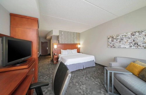 Salisbury Hotel | Courtyard Salisbury | King Sofa | Stadium, Salisbury U, TidalHealth Close