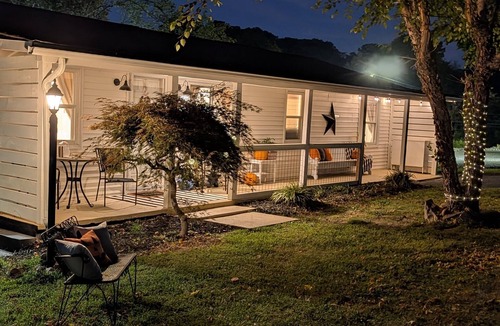 Kodak Cottage | Cowboys Cottage | Private Smoky Mtn Retreat