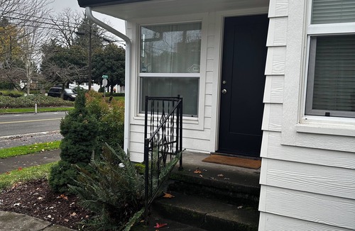 Hough Apartment | Cozy 1-bedroom apartment in cool Vancouver with fitness room
