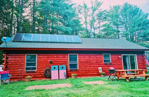 Sangerville Cabin | Cozy 2-bedroom cabin in welcoming Sangerville with WiFi