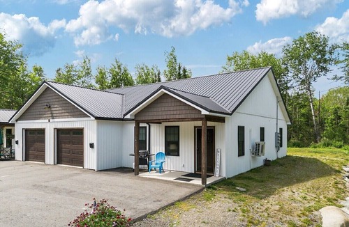 Brewer Apartment | Cozy | 3 BR/2 Bath | Sleeps 8 | Quiet