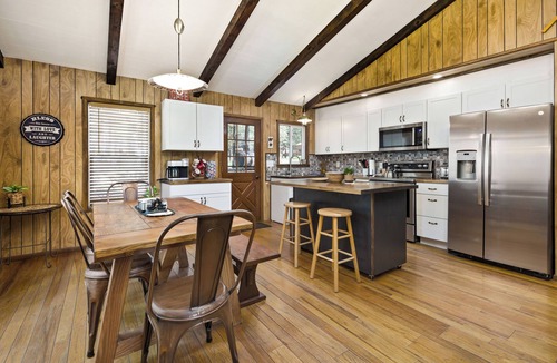Williams Cabin | Cozy 3BDR Rogue Bear Cabin The Perfect Williams - Grand Canyon Getaway