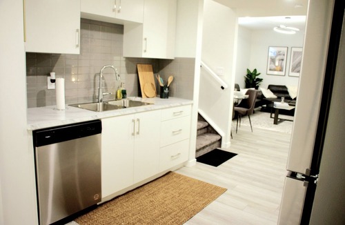 Southeast Calgary House | Cozy and Luxurious suite in Lake Community of Mahogany