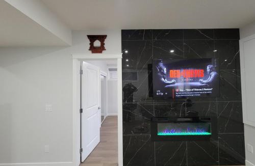Panorama Hills Apartment | Cozy and Modern Suite - Your Home Away from Home!