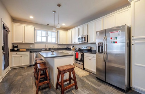 Carver House | Cozy and spacious 3BR in the heart of VCU & Downtown