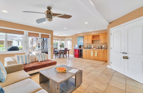Gas Lamp Section Apartment | Cozy Beach Living with Large Patio & Garage Parking