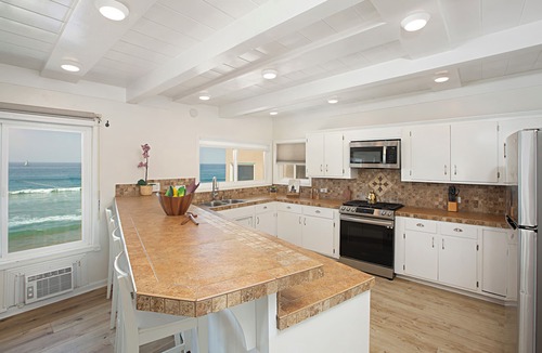 South Oceanside House | Cozy Beachfront Retreat with Private Spa - 1315-1