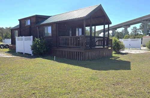 Core Creek Cabin | Cozy Cabin 2 on the ICW Waterfront. Book your Spring and Summer vacations now!