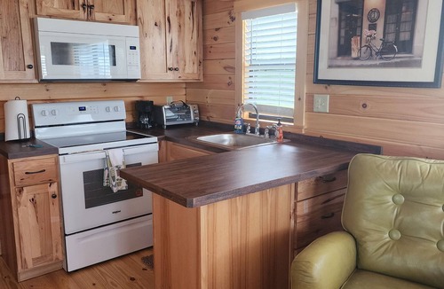 Core Creek Cabin | Cozy Cabin 3 on the ICW Waterfront. Book your Spring and Summer vacations NOW!