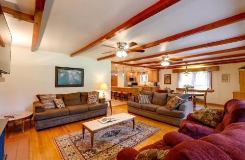 Pine House | Cozy Cabin on 1 Acre in Premier Pine Neighborhood