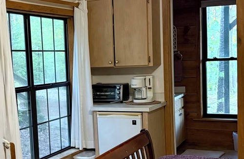 Caddo Gap Apartment | Cozy Cabin Suite by the Pond Wildlife, Kayaks + Quiet Escape