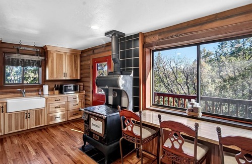Prescott Cabin | Cozy Forest Cabin Getaway Near Whiskey Row and Prescott Trails