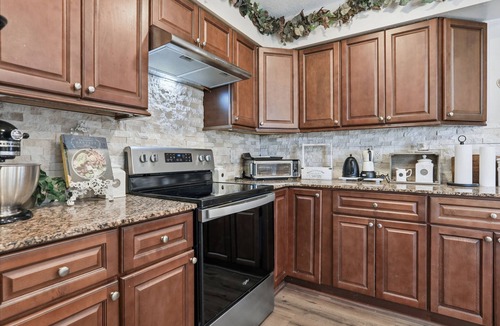 Ocoee House | Cozy Home Away from Home- Family Friendly!