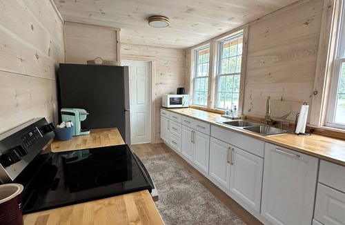Orono Cottage | Cozy Newly Renovated Cottage On Pushaw Lake in Orono