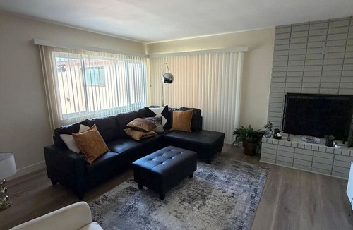 North Redondo Apartment | Cozy Private Room in Redondo Beach Area + Bath | Parking Included