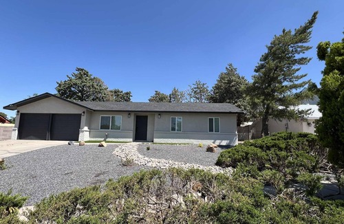 Northeast Heights House | Cozy, Remodeled Home by Tramway, Park-Side, Huge Yard, Near I-40