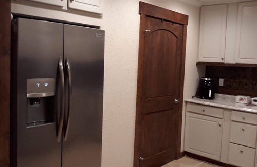 Corryton House | Cozy Remodeled House in the Mountains w/Hot Tub, Fireplace, Wood Patio Deck &.