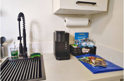 Davenport Apartment | Cozy Studio with Kitchenette Attached