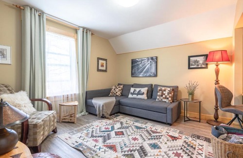 Ramsay Apartment | Craftsman's Loft - Heritage charm - AC - 5 min DT