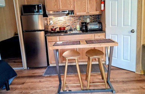 Clearwater Cabin | Creekfront Tiny Home Clearwater/Safety Harbor