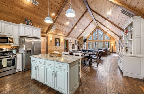 Broken Bow Cabin | Creekside Tango - Seasonal Creek! Pool Table! Pet Friendly! Free Firewood!