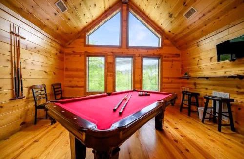 Hochatown House | Cul-de-sac Cabin - Pool Table-Hot tub-Pet Friendly