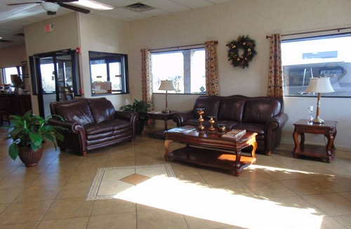 Pea Ridge Hotel | Days Inn by Wyndham Huntington