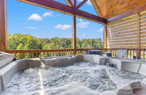Rogers Cabin | Daze Off - Natural Bridge, Luxury, Hot Tub, SUP Ky